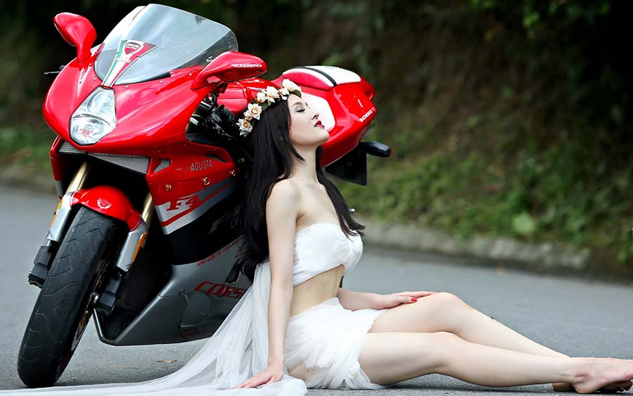 Beautiful girls and motorcycles in Sonnam