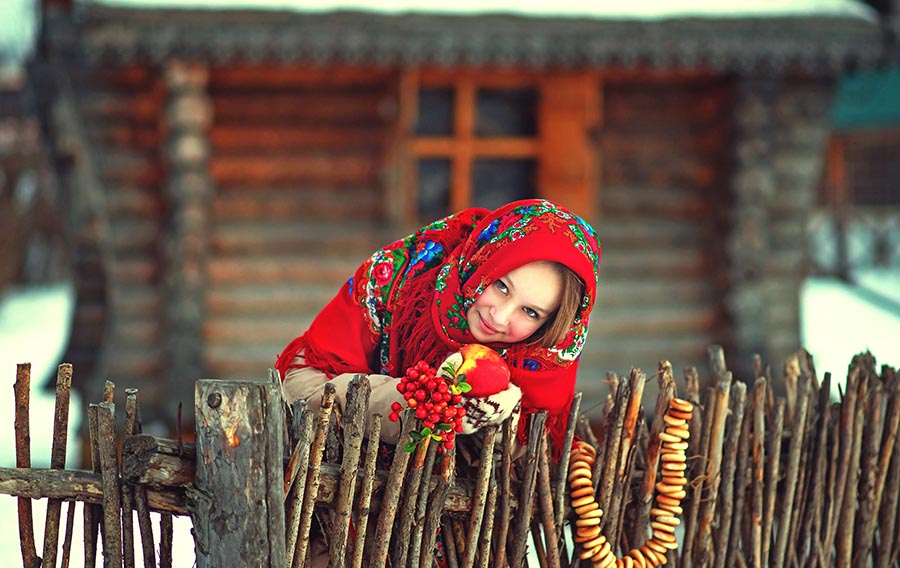 Sexy girl Women in Slavic costumes in Sonnam