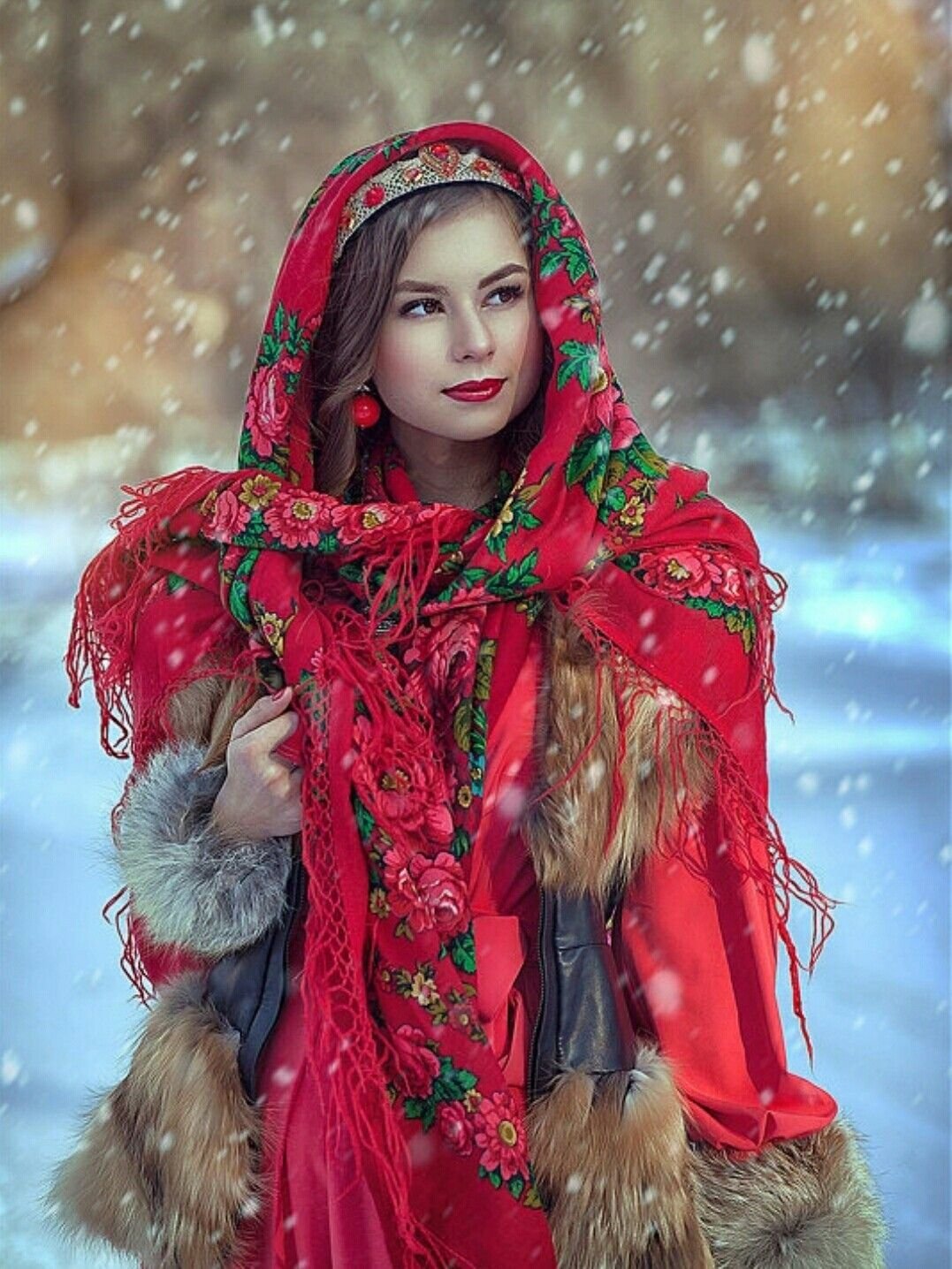 Beautiful girl Women in Slavic costumes in Sonnam