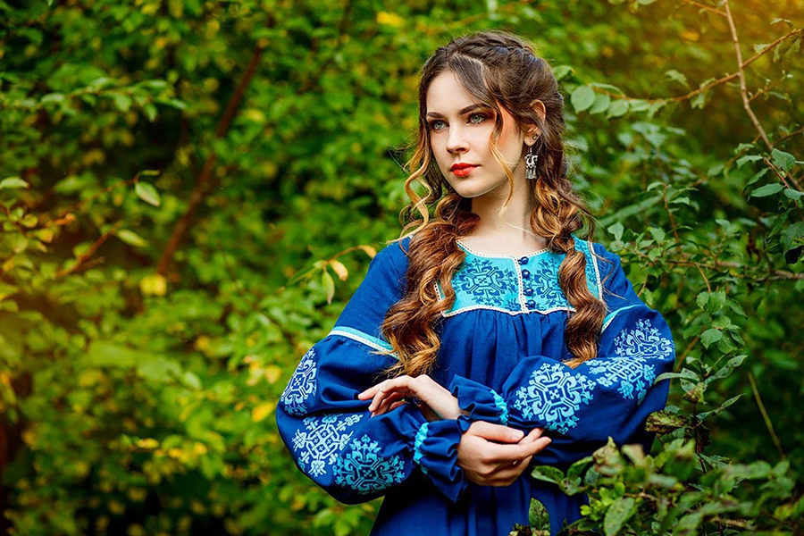 Sexy photo Women in Slavic costumes in Sonnam