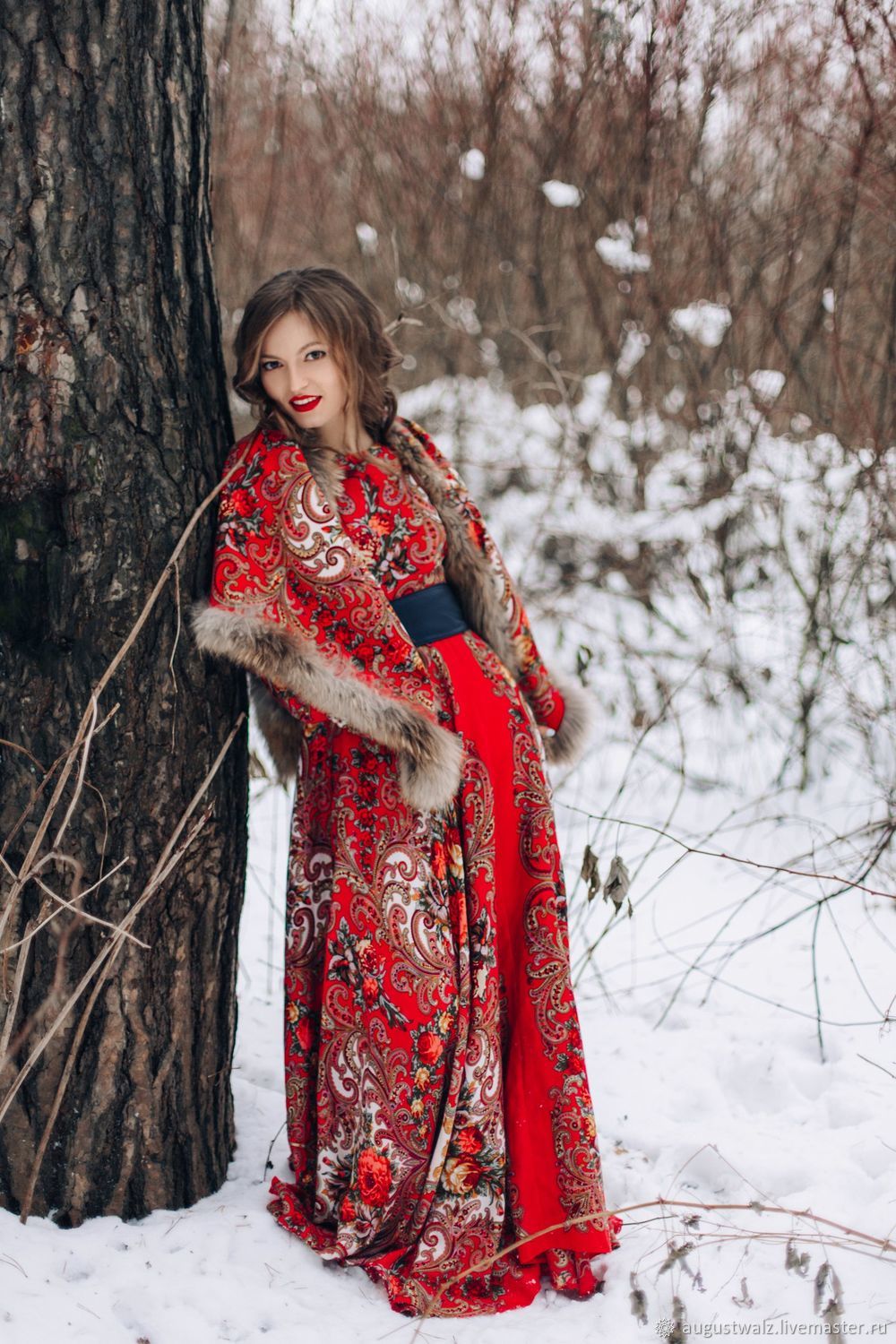 Photo Girls in Slavic costumes in Sonnam